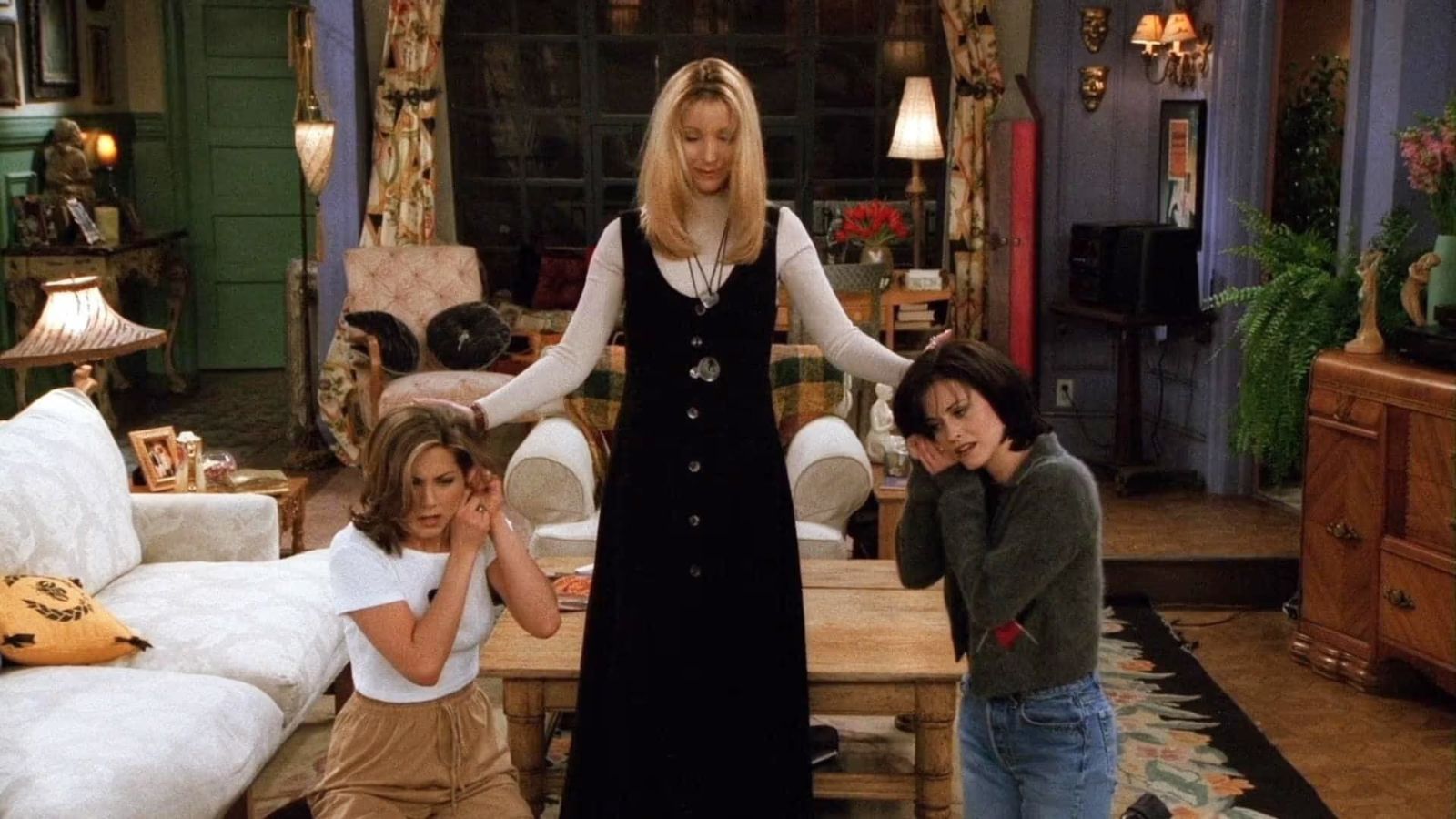 Read more about the article Friends Season 2 Review: “Stop the Q-tip When There’s Resistance!”